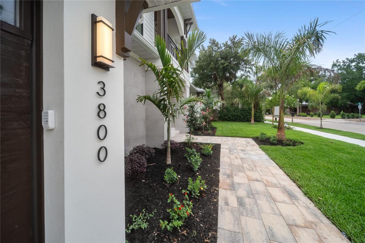 3800 Flores Avenue, Sarasota, FL 34239 Photo