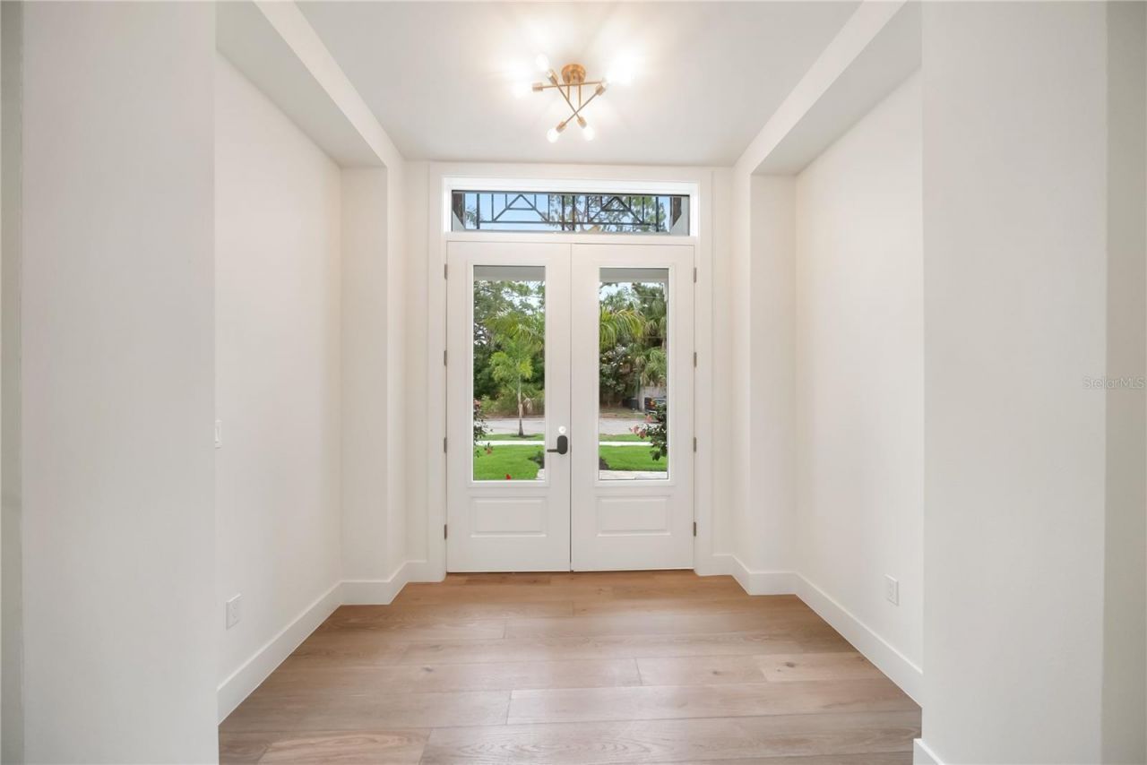 3800 Flores Avenue, Sarasota, FL 34239 Photo