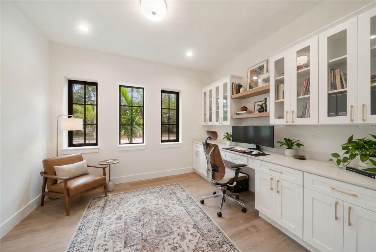 3800 Flores Avenue, Sarasota, FL 34239 Photo