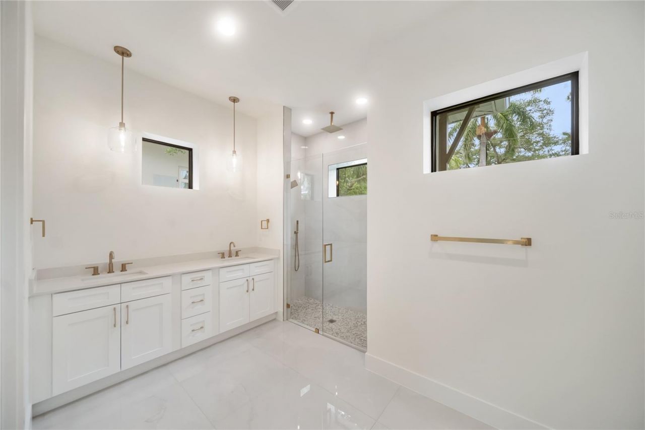 3800 Flores Avenue, Sarasota, FL 34239 Photo
