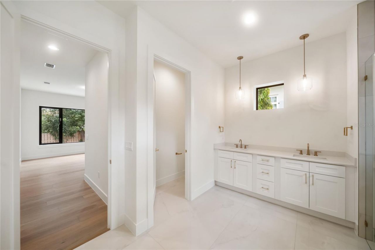 3800 Flores Avenue, Sarasota, FL 34239 Photo