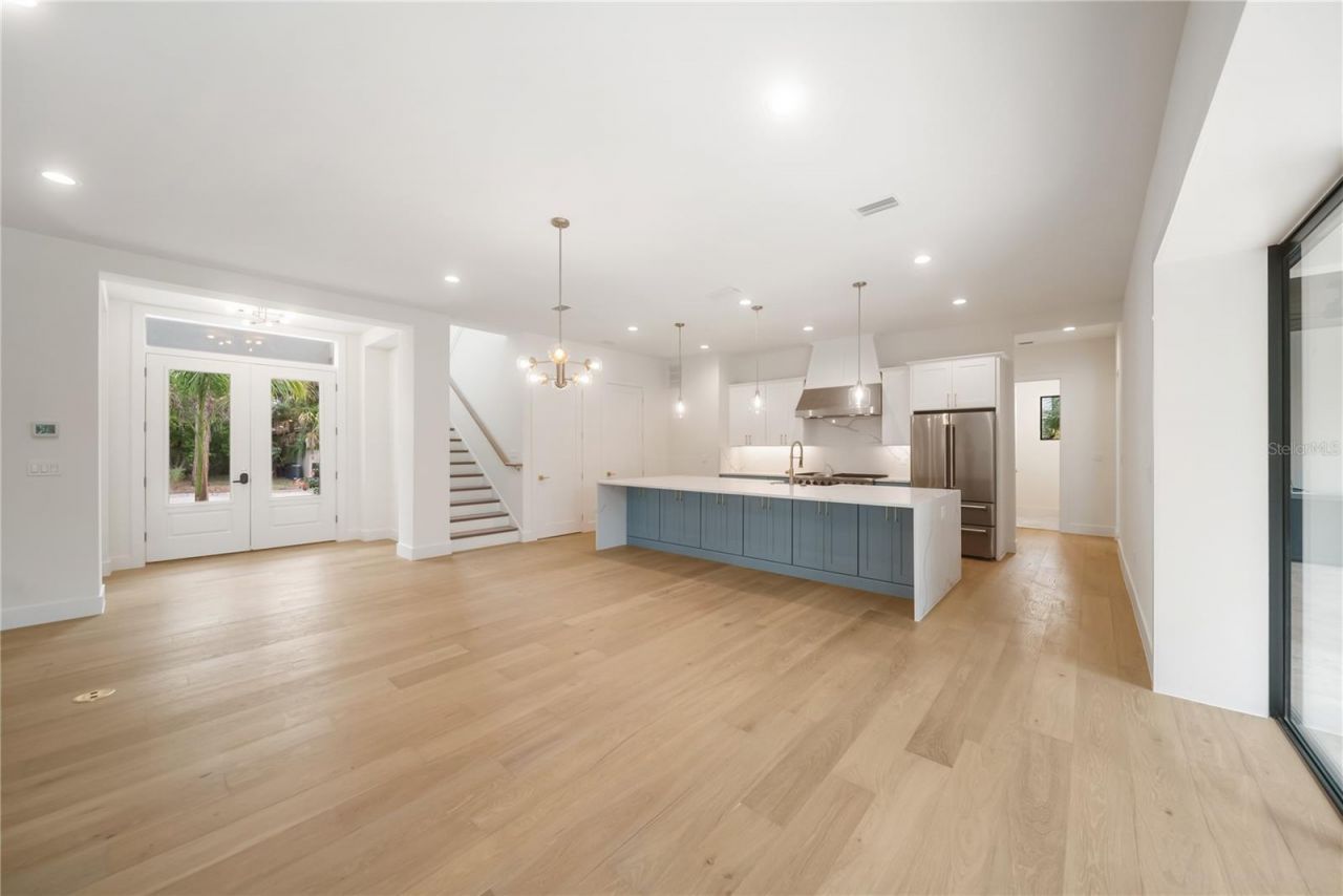 3800 Flores Avenue, Sarasota, FL 34239 Photo