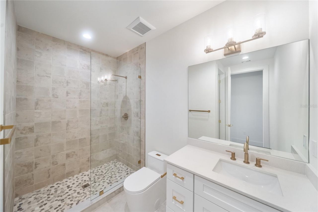 3800 Flores Avenue, Sarasota, FL 34239 Photo