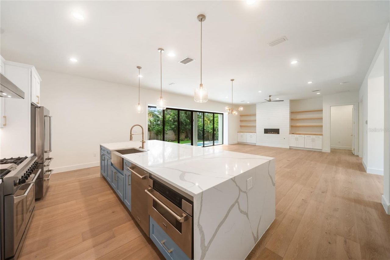 3800 Flores Avenue, Sarasota, FL 34239 Photo