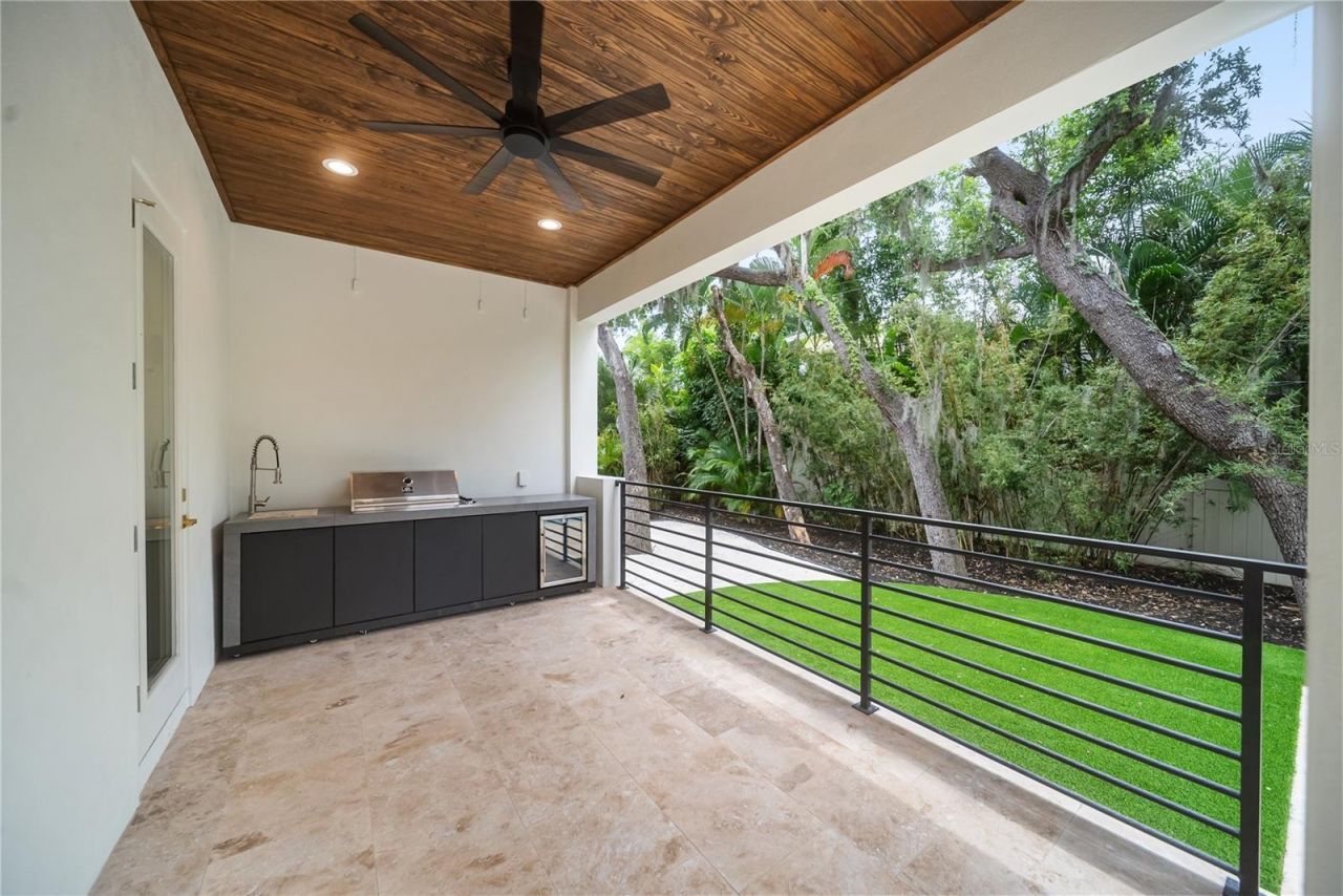 3800 Flores Avenue, Sarasota, FL 34239 Photo