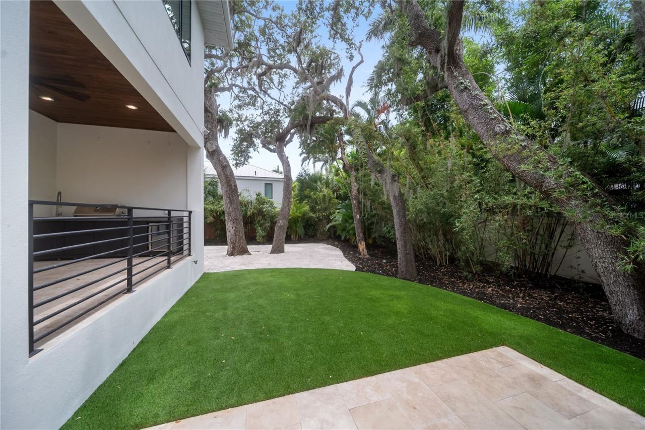 3800 Flores Avenue, Sarasota, FL 34239 Photo