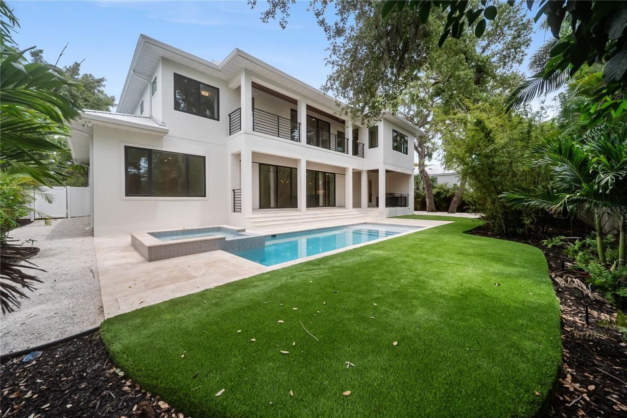 3800 Flores Avenue, Sarasota, FL 34239 Photo
