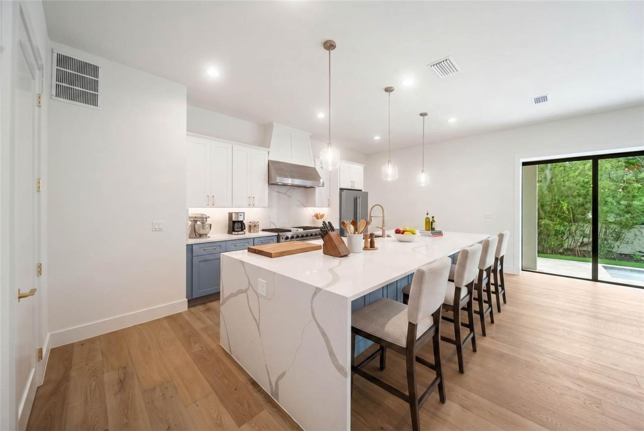 3800 Flores Avenue, Sarasota, FL 34239 Photo