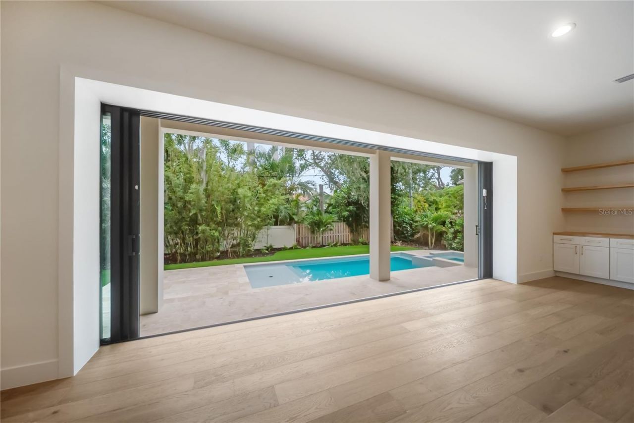 3800 Flores Avenue, Sarasota, FL 34239 Photo
