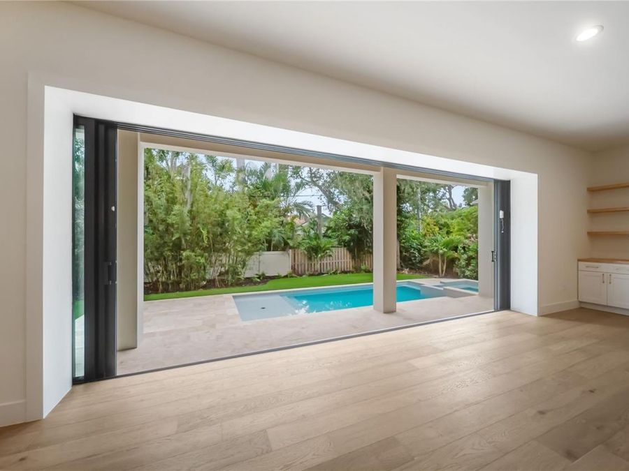 Property Image 100
