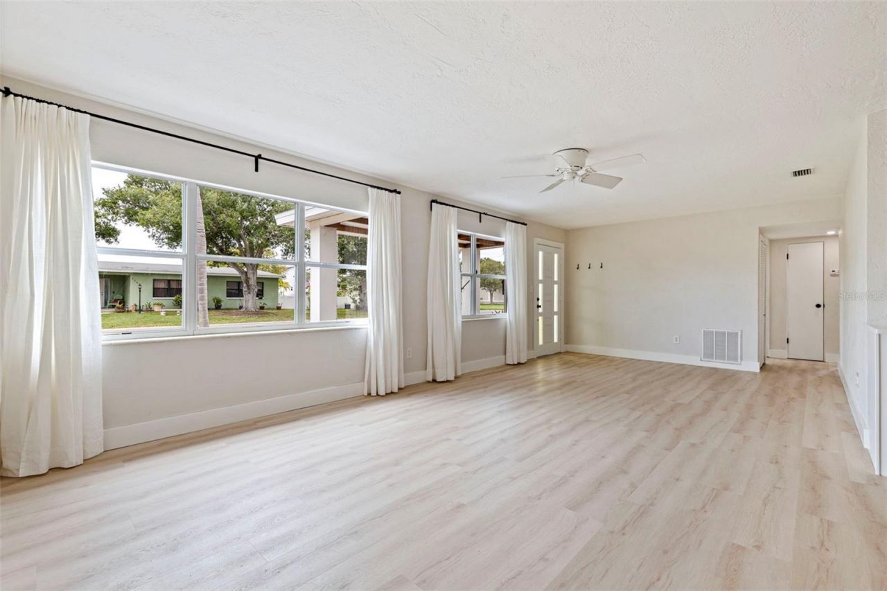 4191 Cherry Street Ne, Saint Petersburg, FL 33703 Photo