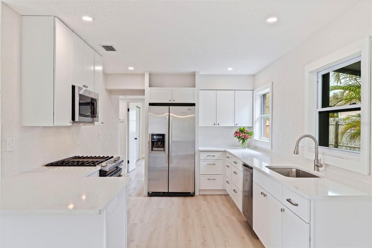 4191 Cherry Street Ne, Saint Petersburg, FL 33703 Photo