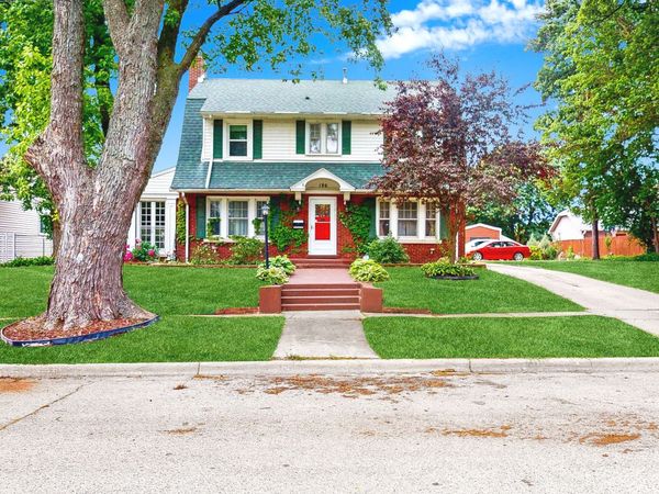 186 N Du Bois Avenue, Elgin, IL 60123
