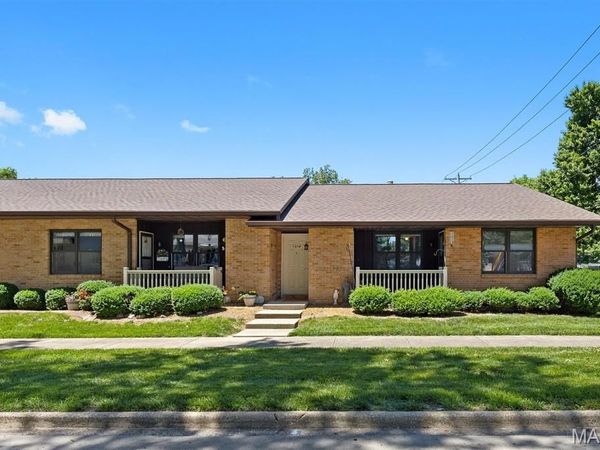 1314 Pine Street, Unit A4, Highland, IL 62249