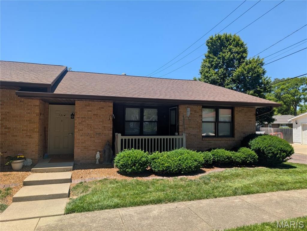 1314 Pine Street , Unit A4, Highland, IL 62249 Main Photo