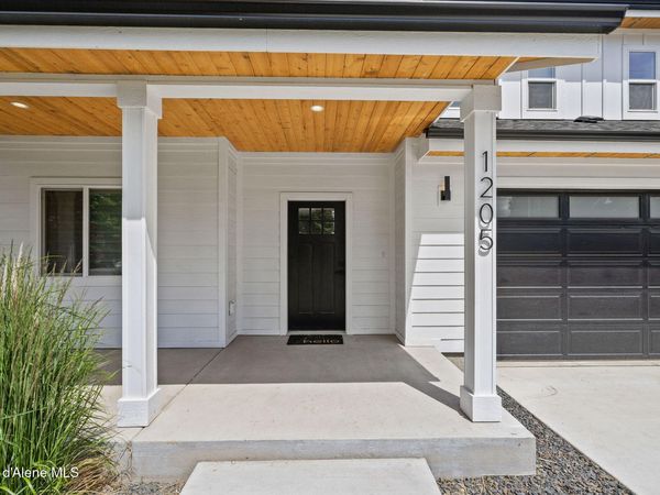 1205 E Adeline AVE , Coeur d'Alene, ID 83814