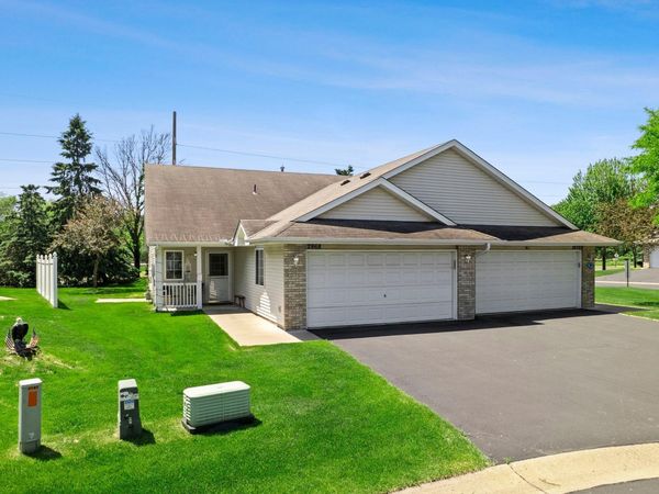 2868 117th Avenue NW, Coon Rapids, MN 55433