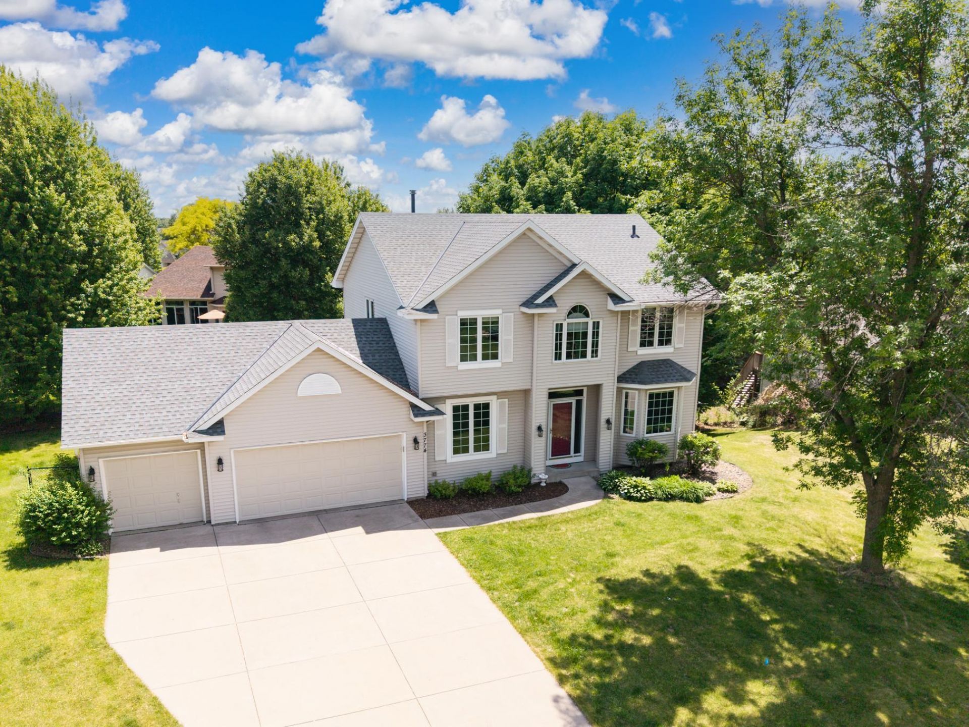 3774 Oxford Drive, Woodbury, MN 55125