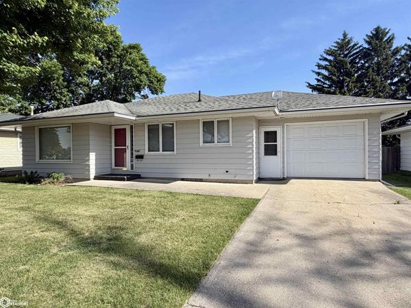 1107 4Th Avenue, Ackley, IA 50601