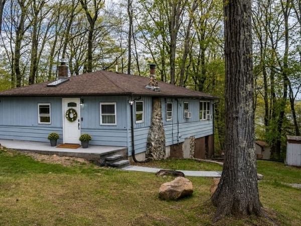 15 Mohican Ave, Roxbury, NJ 07850