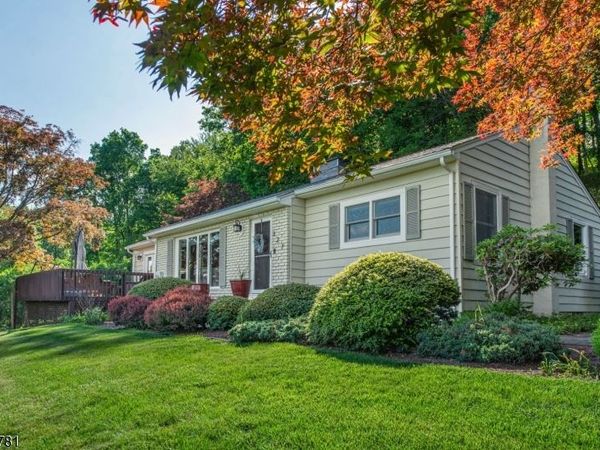 327 Pleasant Hill Rd, Chester, NJ 07836