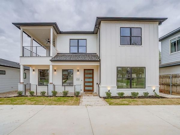 2705 Gordon Avenue, Fort Worth, TX 76110