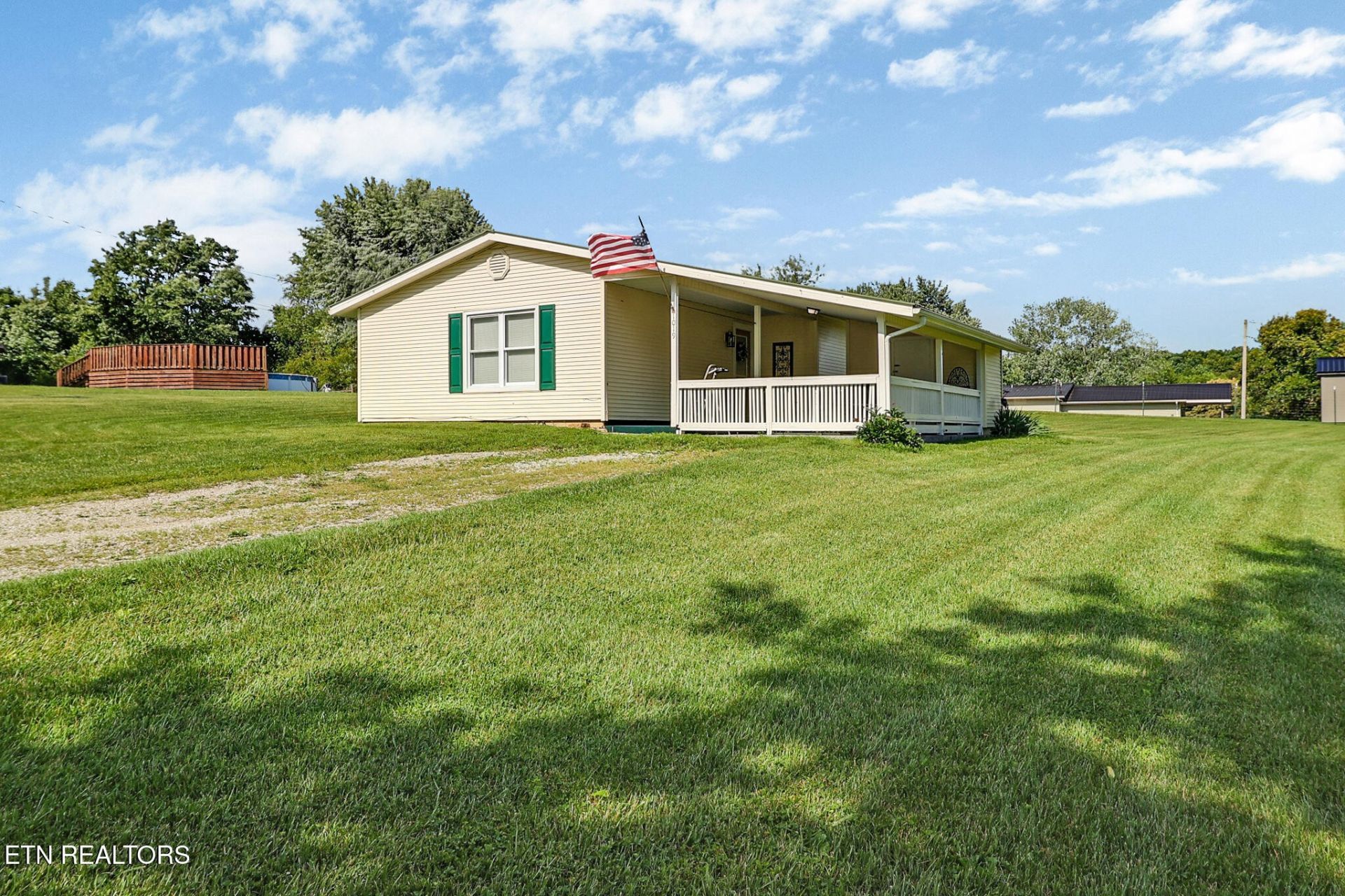 1019 Lincoln Rd , Jamestown, TN 38556 Main Photo
