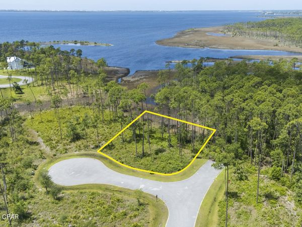 900 Lanyard Court , Panama City, FL 32404