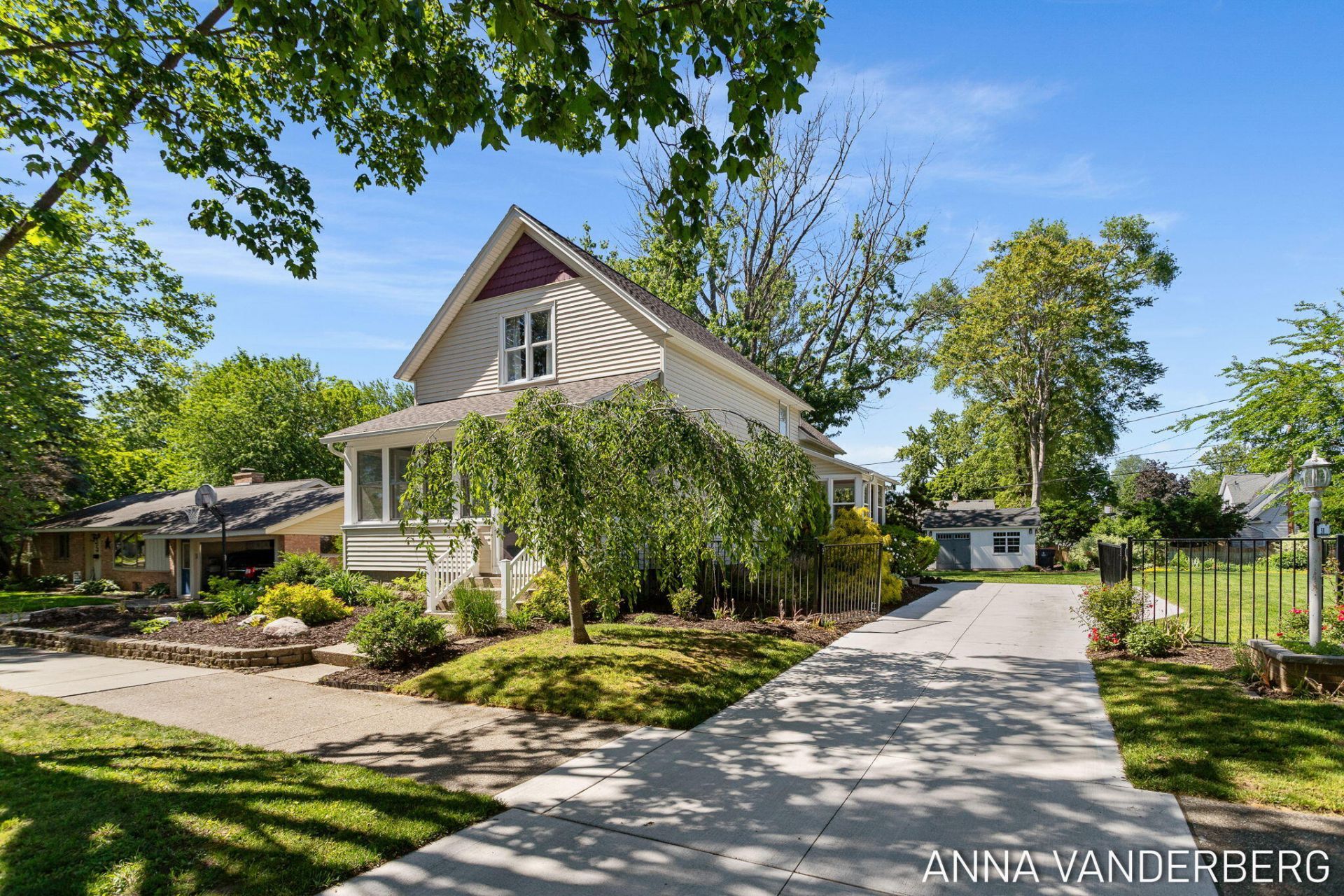 31 W 28th Street, Holland, MI 49423 Main Photo