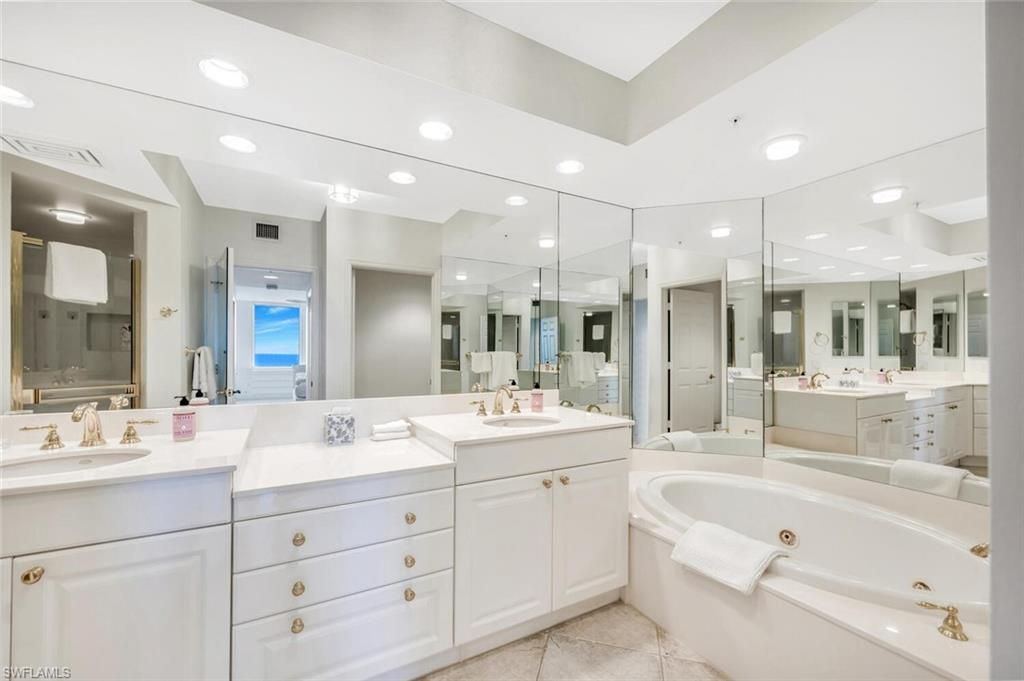 7225 Pelican Bay Blvd, Unit 2004, Naples, FL 34108 Photo
