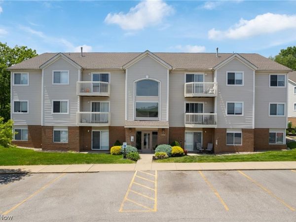 1456 Buckingham Gate A Boulevard , Cuyahoga Falls, OH 44221