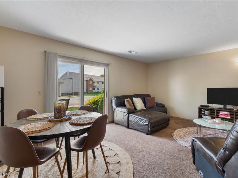 1456 Buckingham Gate A Boulevard, Cuyahoga Falls, OH 44221 Photo 12