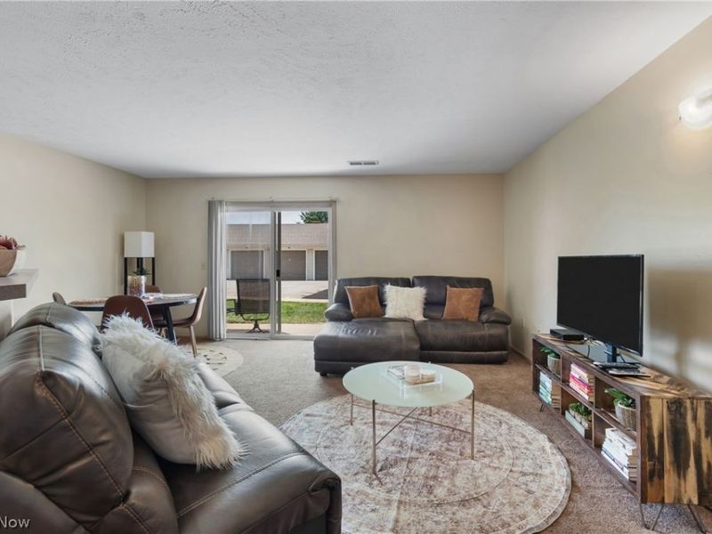1456 Buckingham Gate A Boulevard, Cuyahoga Falls, OH 44221 Photo 8