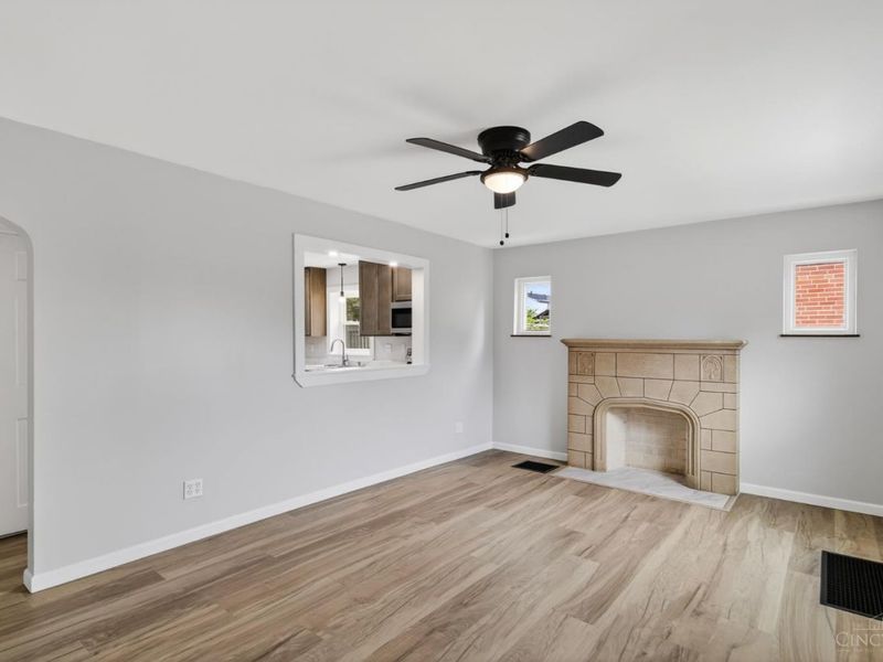 5544 Raceview Avenue, Green Township, OH 45248 Photo 6