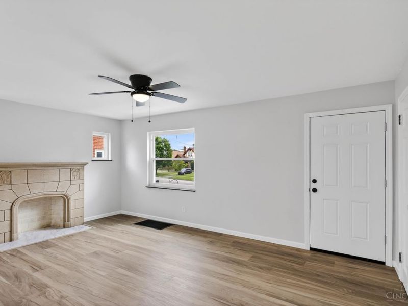 5544 Raceview Avenue, Green Township, OH 45248 Photo 7