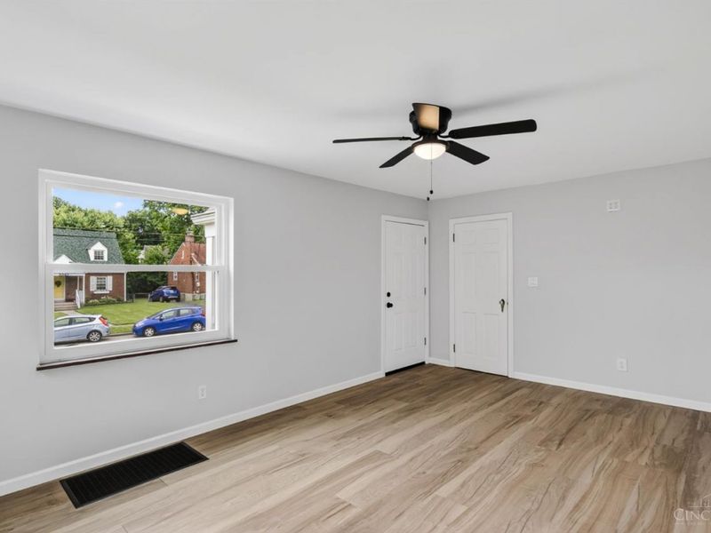 5544 Raceview Avenue, Green Township, OH 45248 Photo 8