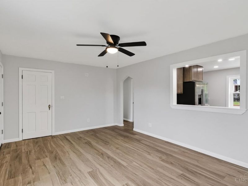 5544 Raceview Avenue, Green Township, OH 45248 Photo 9