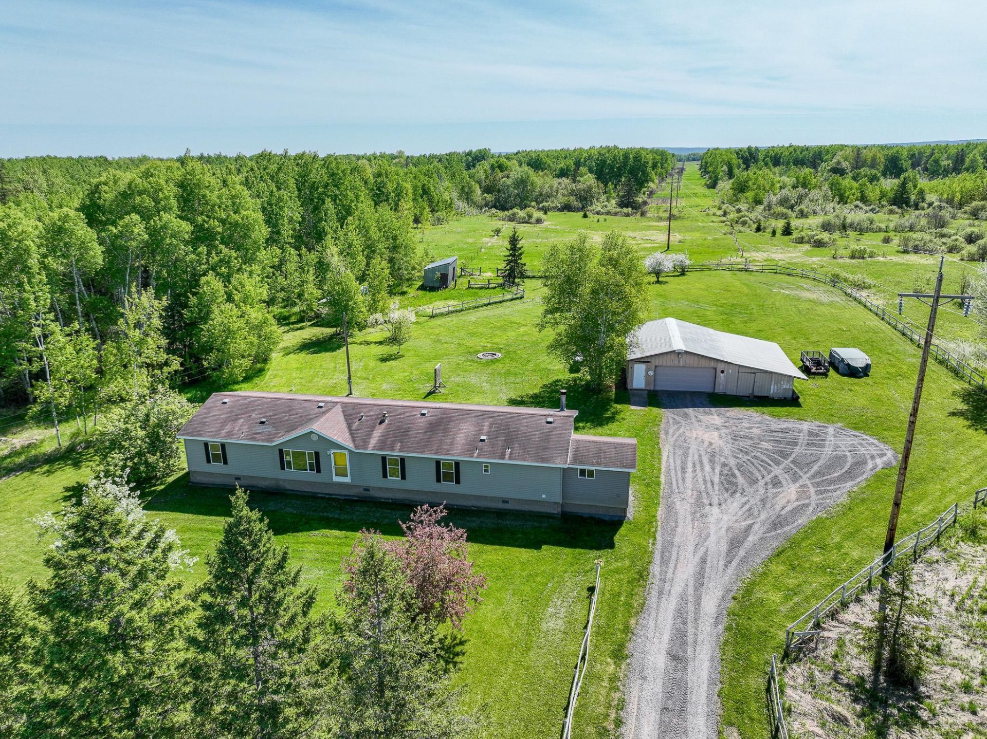 5404 S Midbon Road , Superior, WI 54880
