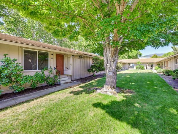 300 Shafer Lane, Unit I-2, Jacksonville, OR 97530