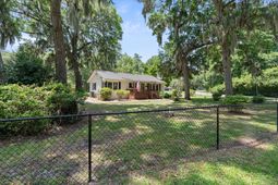 2420 Pine Court photo 4