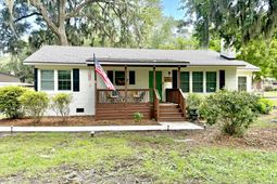 2420 Pine Court photo 4