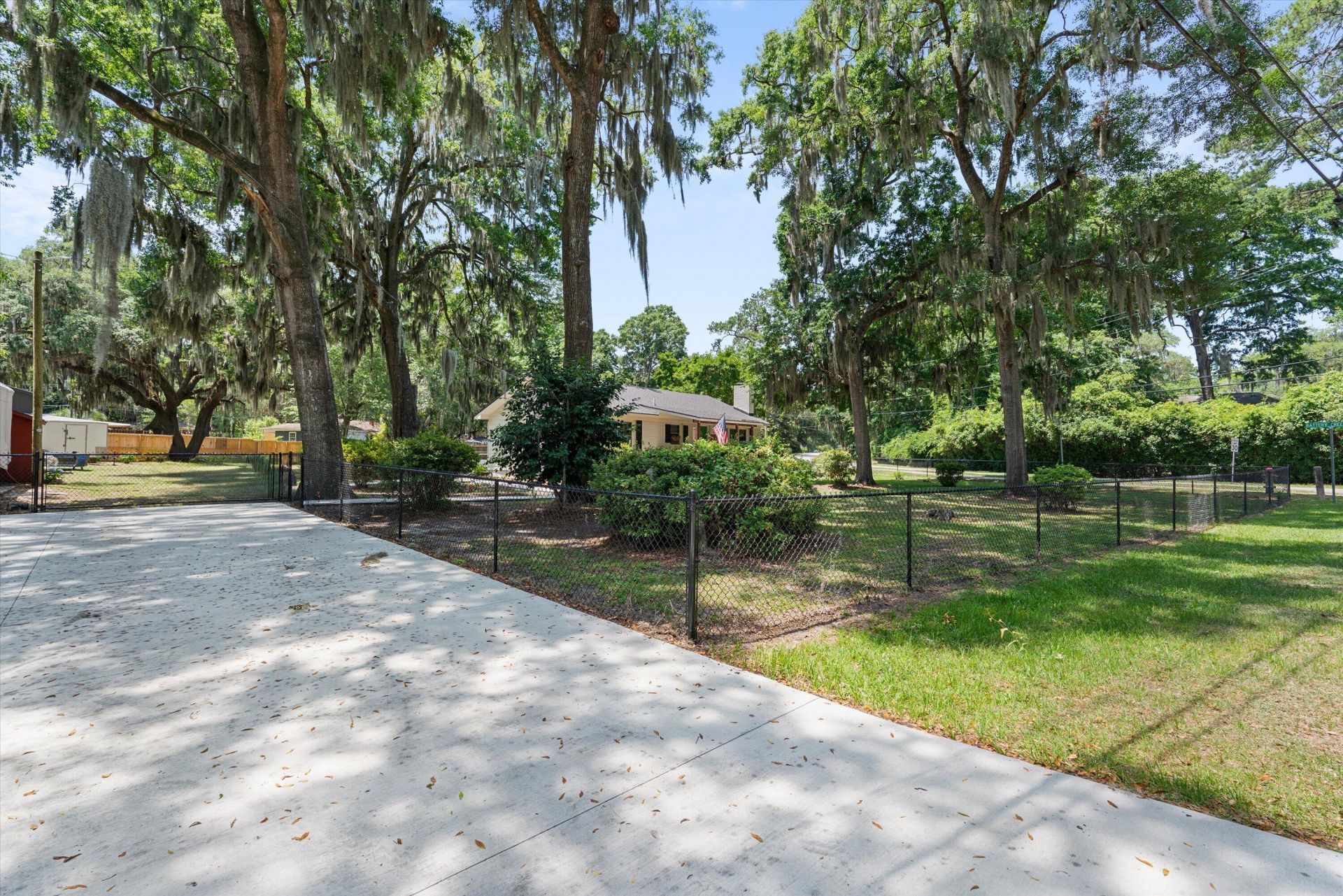 2420 Pine Court Photo 35