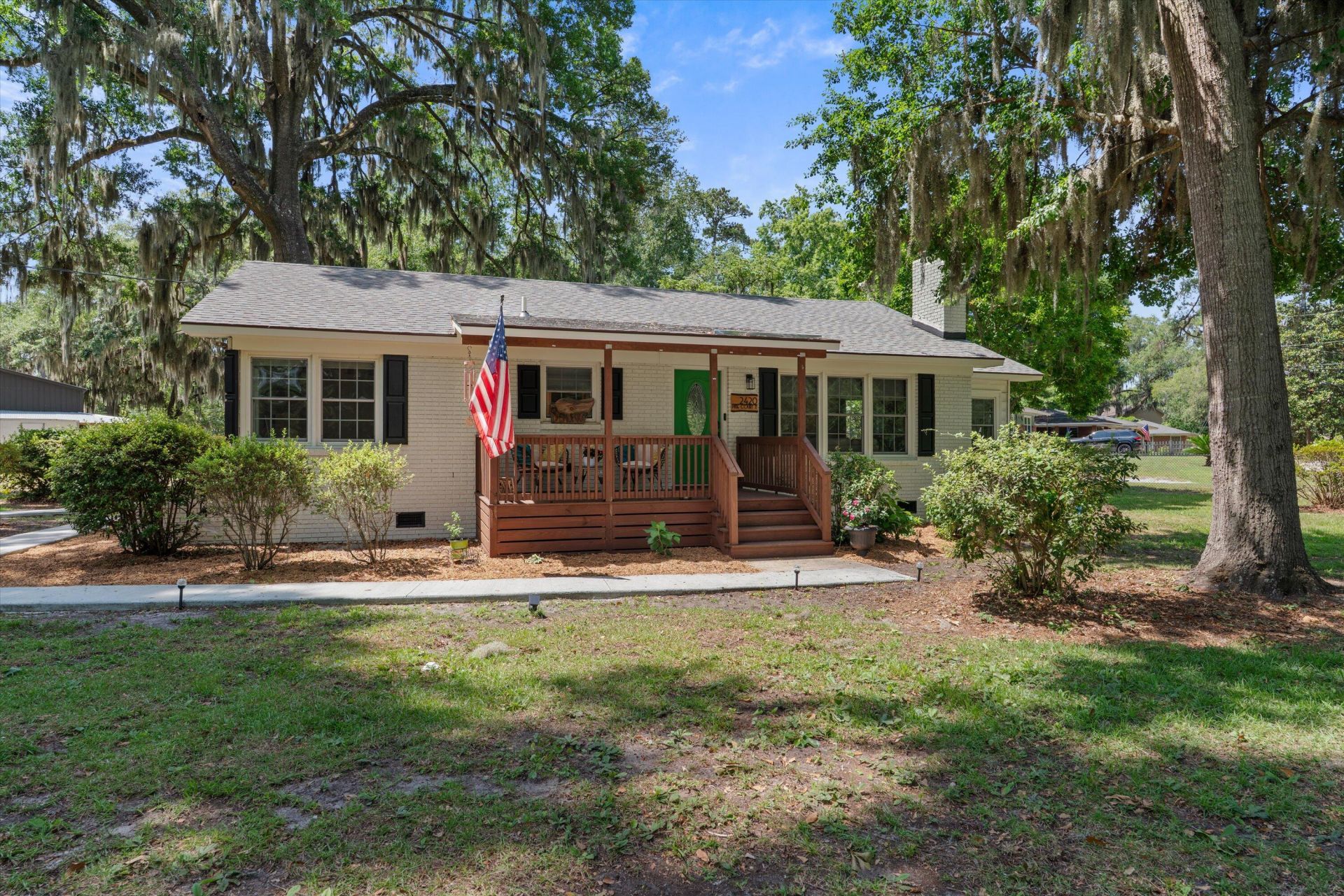 2420 Pine Court Photo 4