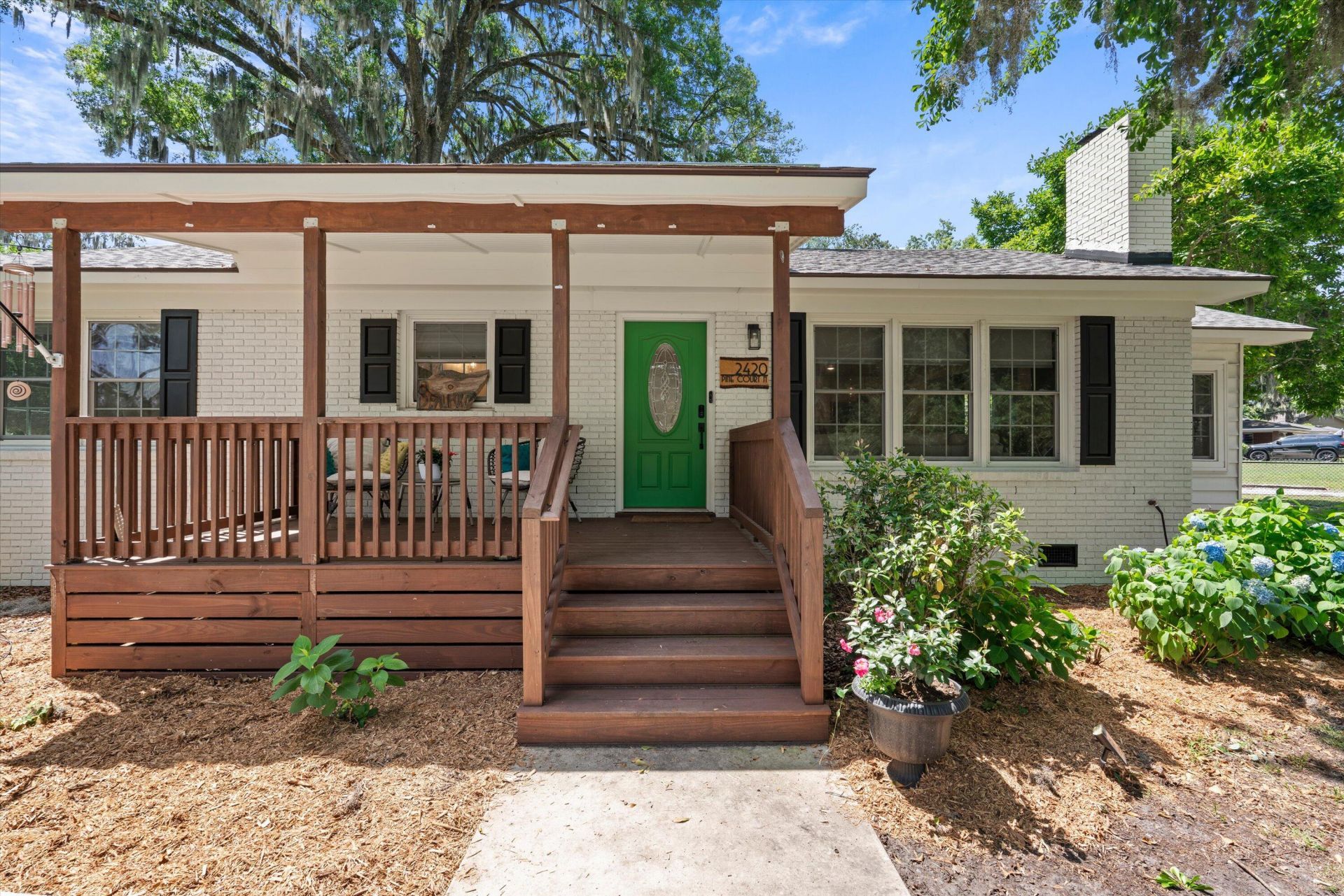 2420 Pine Court Photo 5