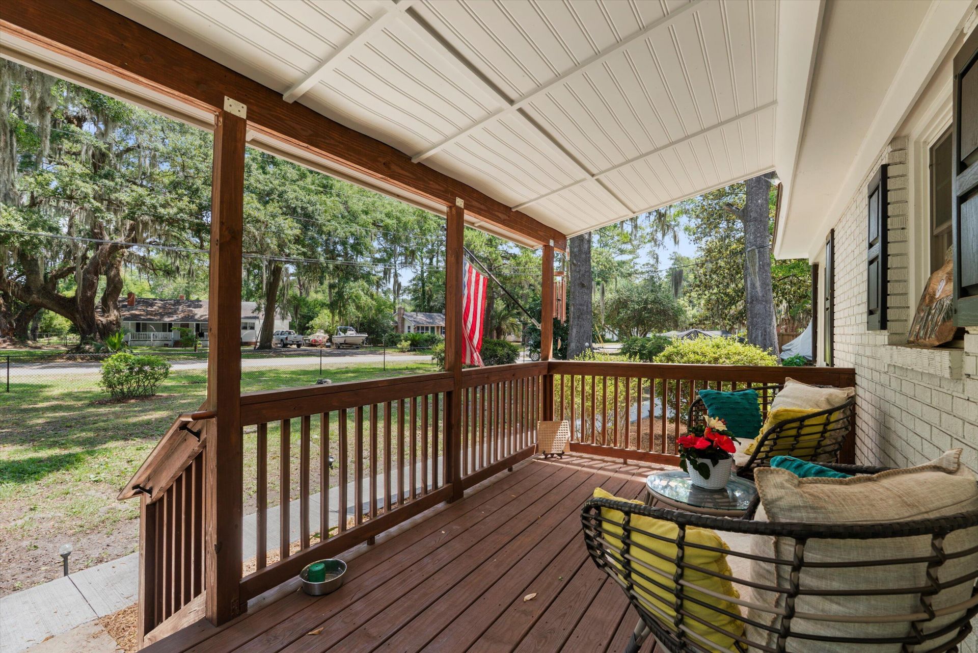 2420 Pine Court Photo 6