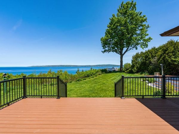 2640 W Sheridan Road, Petoskey, MI 49770