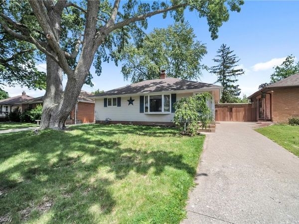 351 Gayle Drive , Sheffield Lake, OH 44054