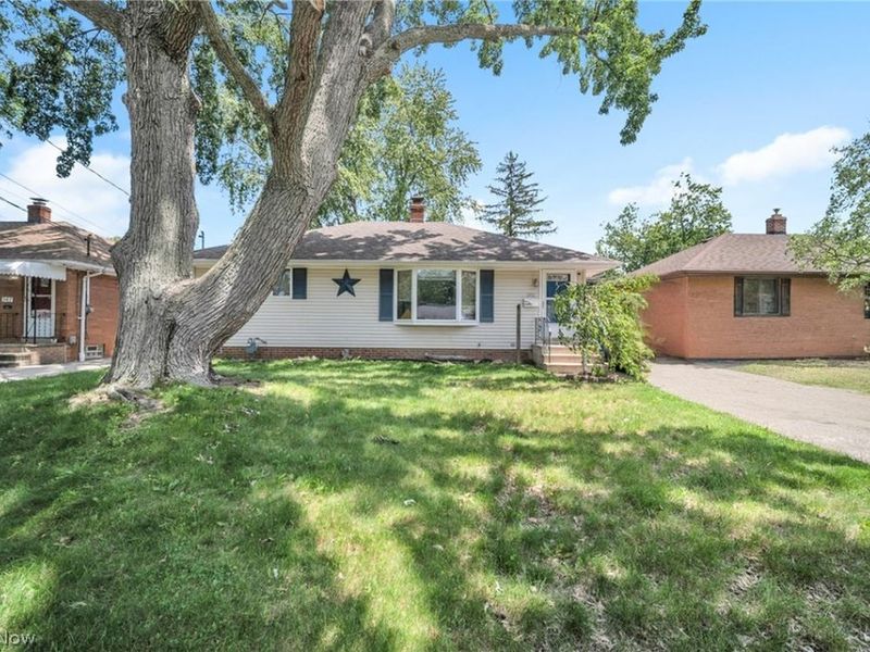 351 Gayle Drive, Sheffield Lake, OH 44054 Photo 2