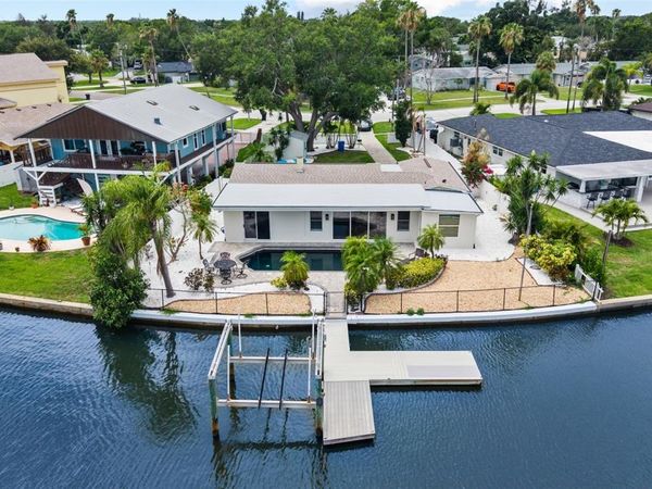 5541 BAYOU GRANDE BOULEVARD NE, ST PETERSBURG, FL 33703