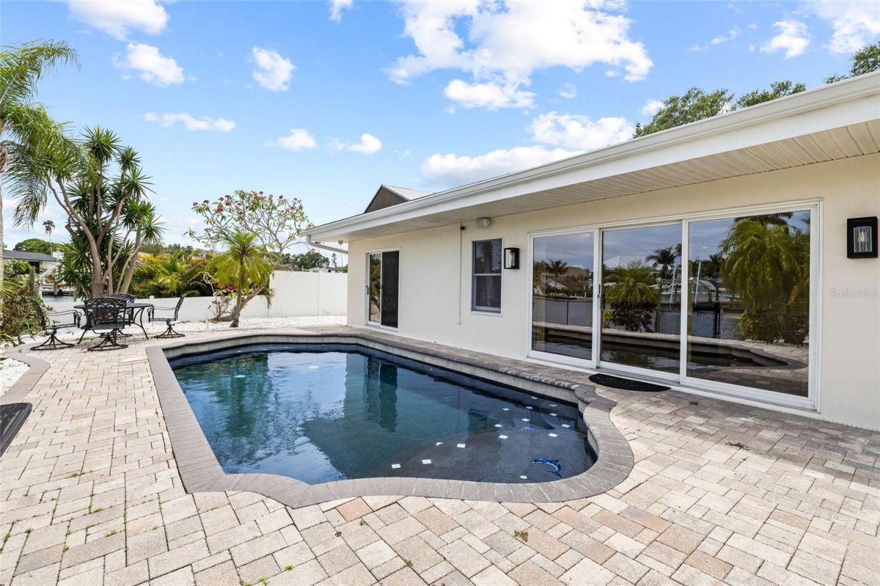 5541 Bayou Grande Boulevard Ne, Saint Petersburg, FL 33703 Photo